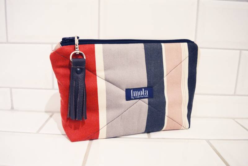 Kosmetiktasche Stiftetäschchen Beauty Bag Federmäppchen Gestreift Umweltfreundliches Upcycled Mit Brauner Lederquaste Kosmetiktasche Stiftetäschchen Beauty Bag Federmäppchen Gestreift Umweltfreundliches Upcycled Mit Brauner Lederquaste von Boldpeach