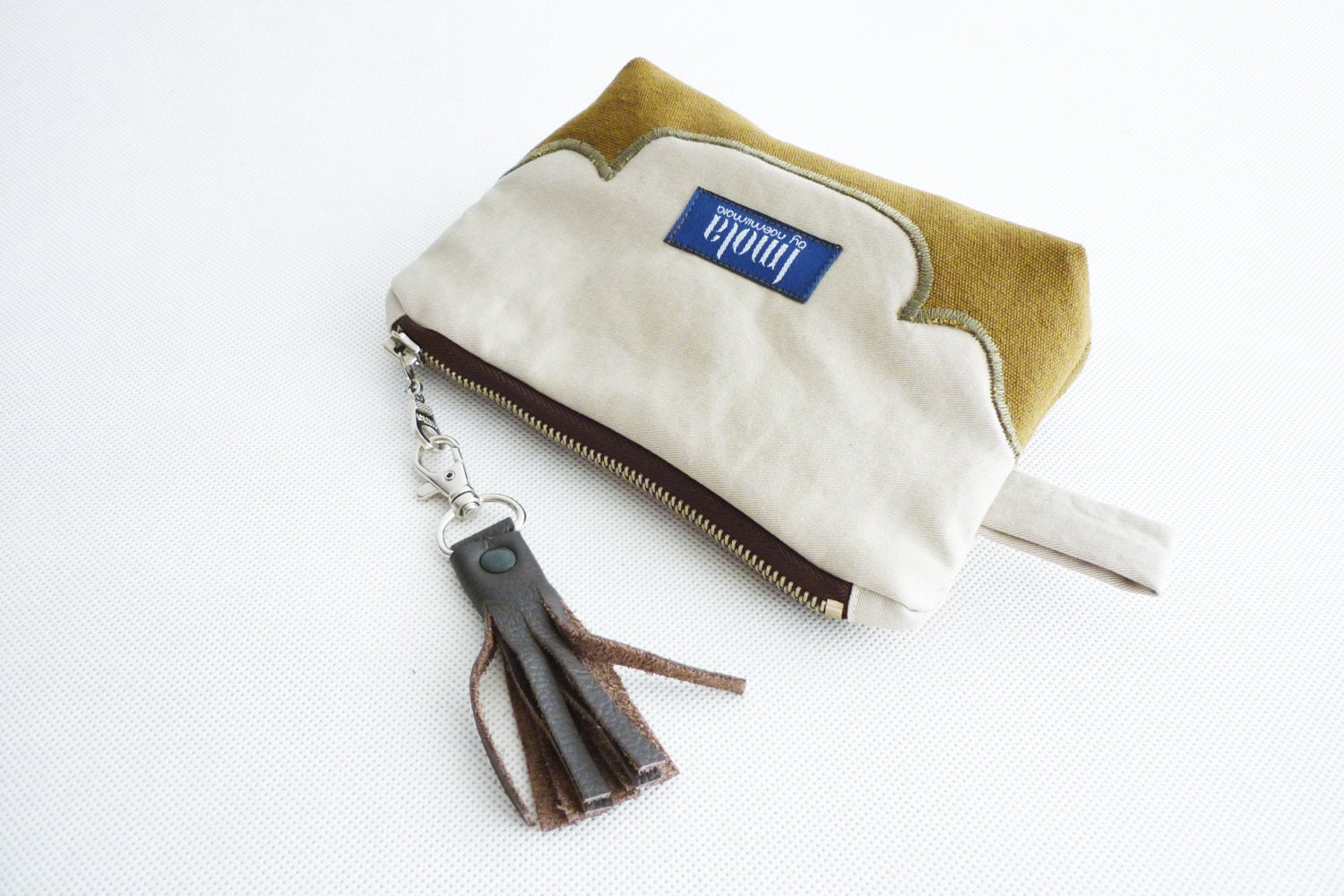 Sale Kosmetiktasche Federmäppchen Western Landhaus Stil Beige Grün Leder Quaste Sale Kosmetiktasche Federmäppchen Western Landhaus Stil Beige Grün Leder Quaste von Boldpeach