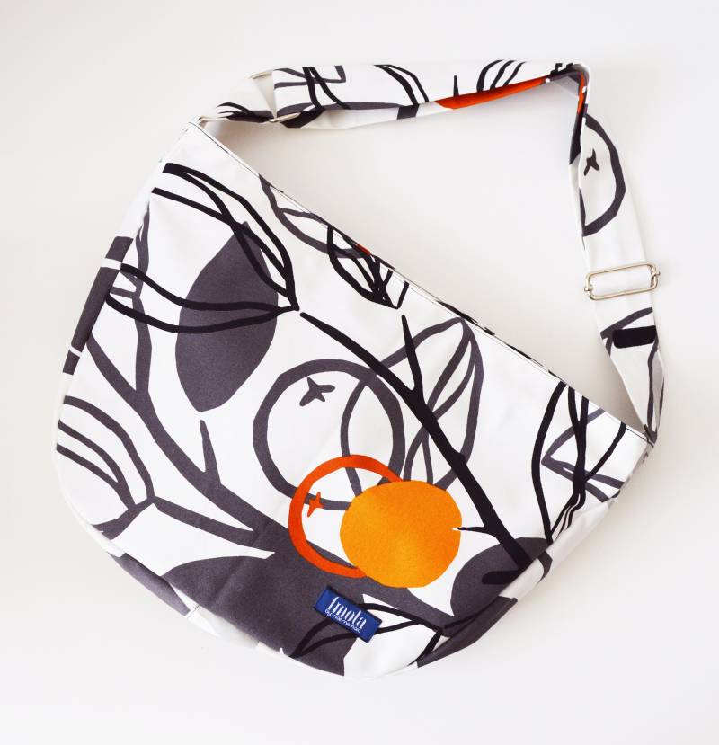 Weiß Graue Fahrrad Umhängetasche Crossbody-Tasche Mit Orange Berry 1.1 Basic Kollektion Weiß Graue Fahrrad Umhängetasche Crossbody-Tasche Mit Orange Berry 1.1 Basic Kollektion von Boldpeach