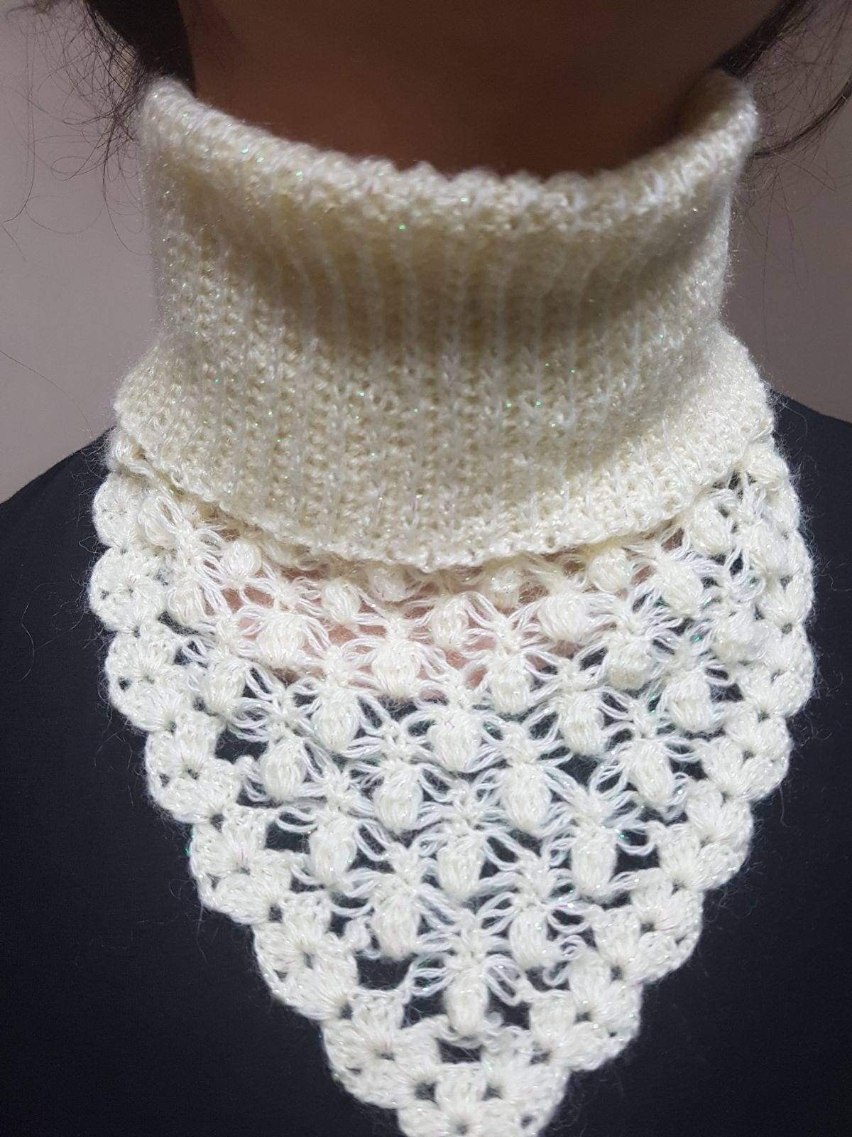 Gehäkelter Spitzenschal Halsband, Rindsleder, Hand Gestrickter Schalkragen, Modeaccessoires, Weicher Häkelhalswärmer, Halswärmer, Winter Accessoires Gehäkelter Spitzenschal Halsband, Rindsleder, Hand Gestrickter Schalkragen, Modeaccessoires, Weicher Häkelhalswärmer, Halswärmer, Winter Accessoires von BolishopDesign
