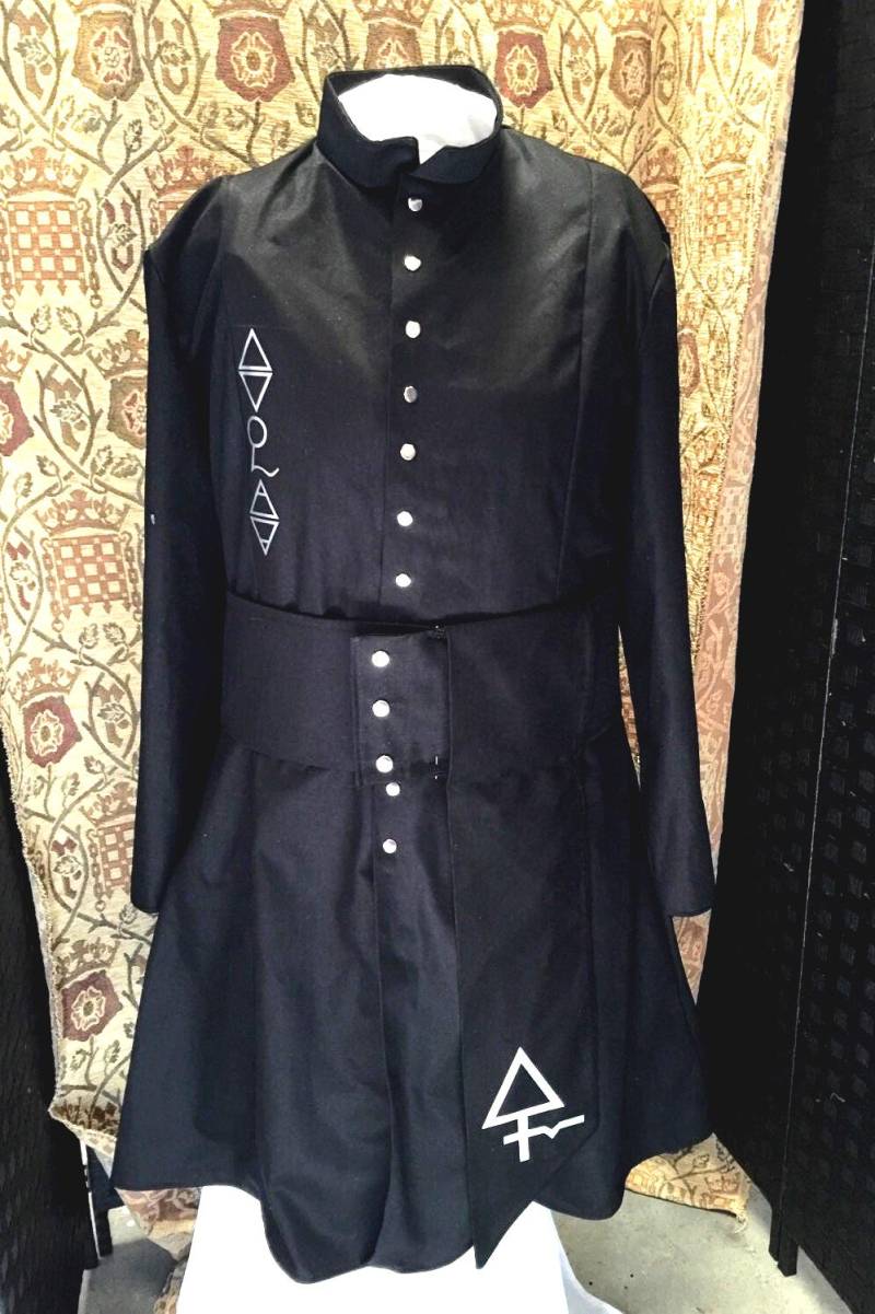 Band Inspirierter Mantel Inklusive Schärpe von BoltsOfRohan