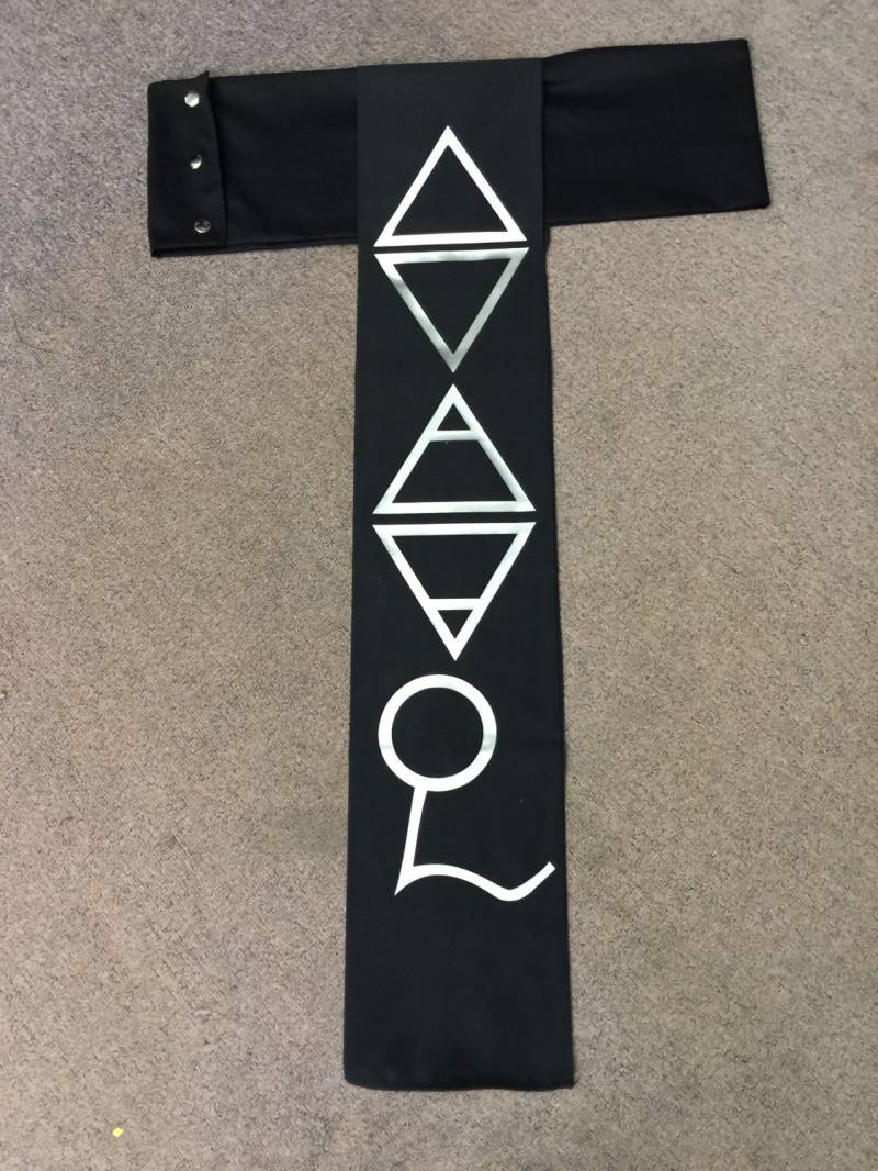 Ghost Namenlose Ghouls Taille Krawatte Und Schärpe von BoltsOfRohan