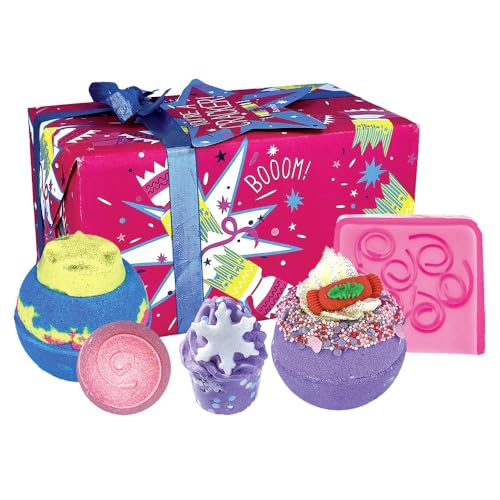 Bomb Cosmetics Christmas You're a Cracker 5-teiliges handgefertigtes Geschenkset mit ätherischen Ölen, inklusive Badekugeln, Seife, Bademalve und Badecreme von Bomb Cosmetics