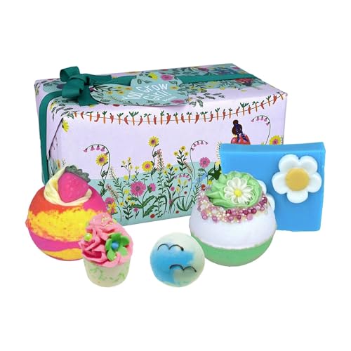 Bomb Cosmetics You Grow Girl Handgefertigtes Bade- und Körper-Set mit ätherischen Ölen, inklusive Badekugeln, Seife, Bademalve und Badecreme von Bomb Cosmetics