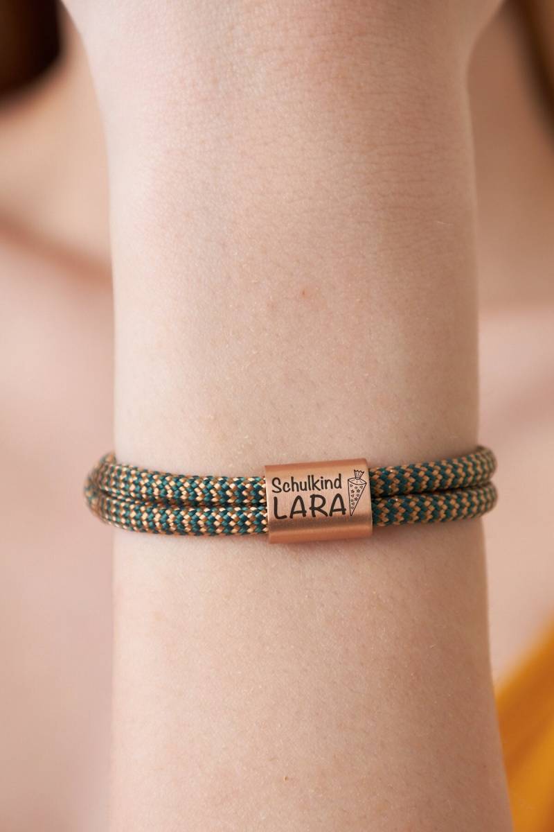 Schulkind Armband Zur Einschulung - Perfektes Geschenk Für Mädchen Und Jungen Zum Schulstart 2024 Segeltau Schulanfänger von BombriShop