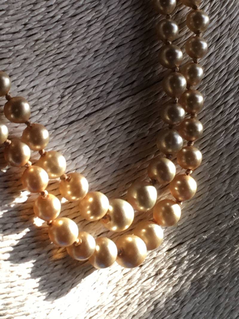 Geknotete Goldene Perlen 2-Reihige Abgestufte Perle Mehrsträngige 17 "Perfekte Vintage-Zuchtperlenkette Mit Silberverschluss Prächtige von BonAmiJewels