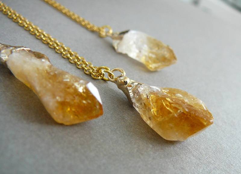 Citrin Halskette Roh Cetrin Lange Anhänger Für Frauen Gold Plated Kristall November Geburtsstein von BonBonStones