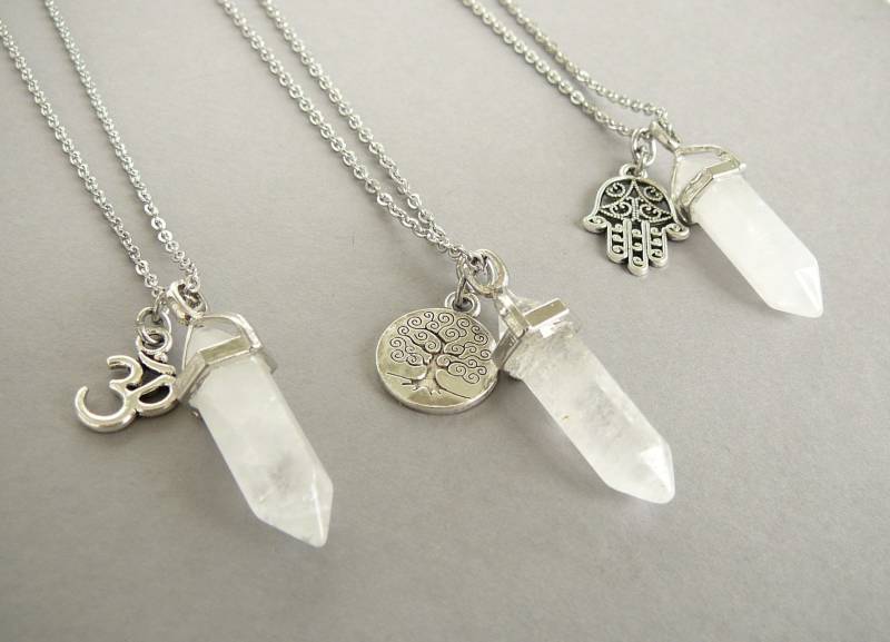 Klare Quarz Halskette Klar Anhänger April Birthstone Widder Geschenk Männer Hamsa Frauen Om Baum Des Lebens Halsketten von BonBonStones