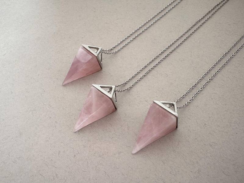 Pyramide Quarz Kristall Halskette Rosenquarz Anhänger Jeden Tag Stein Für Frauen Edelstein Freundin Geschenk von BonBonStones