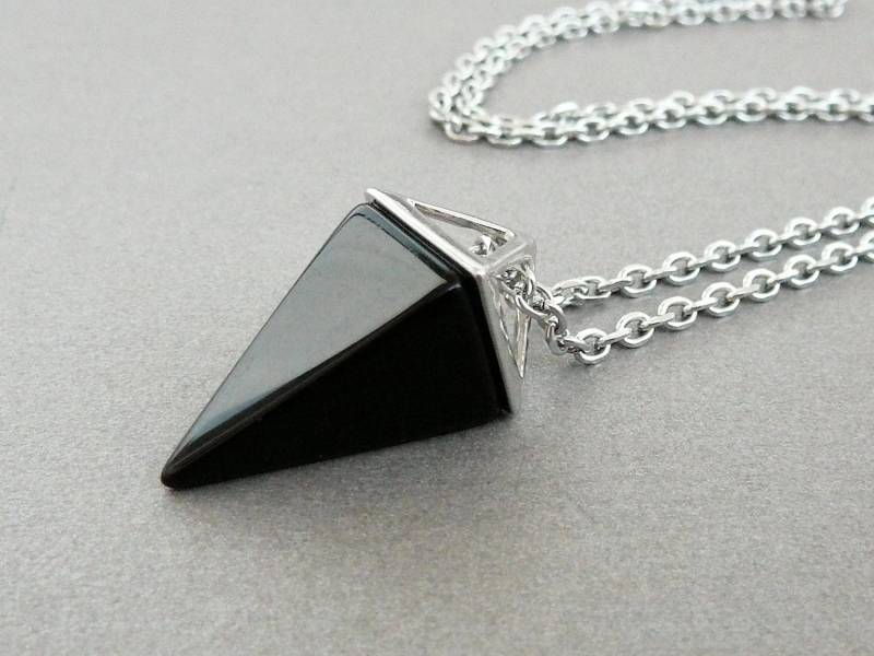 Schwarz Onyx Halskette Schwarz Achat Anhänger Lange Pyramide Für Frauen Mädchen Schwarzer Schmuck von BonBonStones