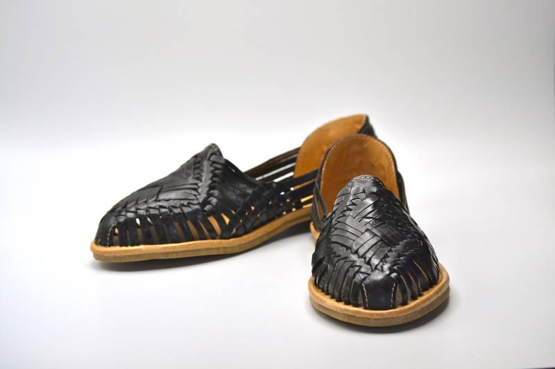 Mexican Handmade Leather Shoes - Women's Slippers Mexican Handmade Leather Shoes - Women's Slippers von Bonanzaa