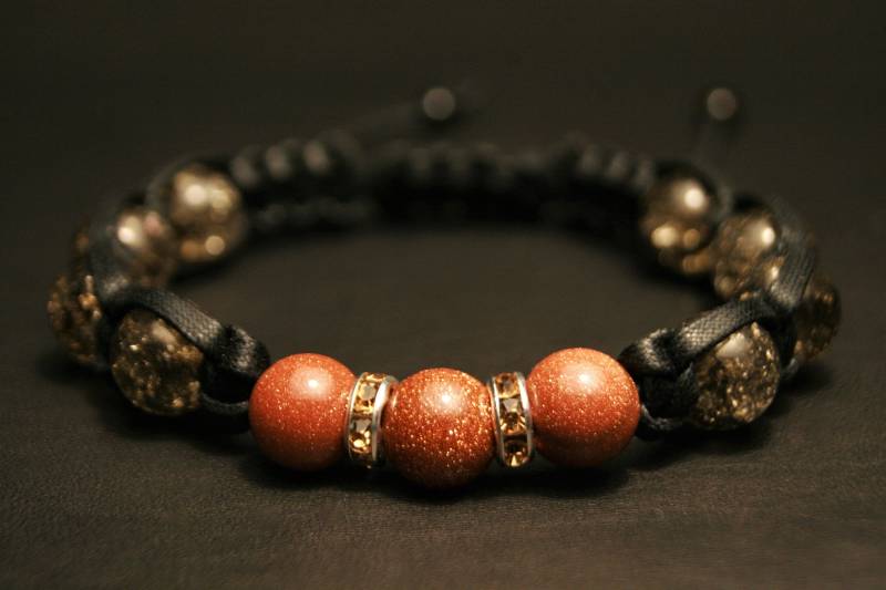 Handgemachtes Goldstone & Rauchquarz Armband von BondMall