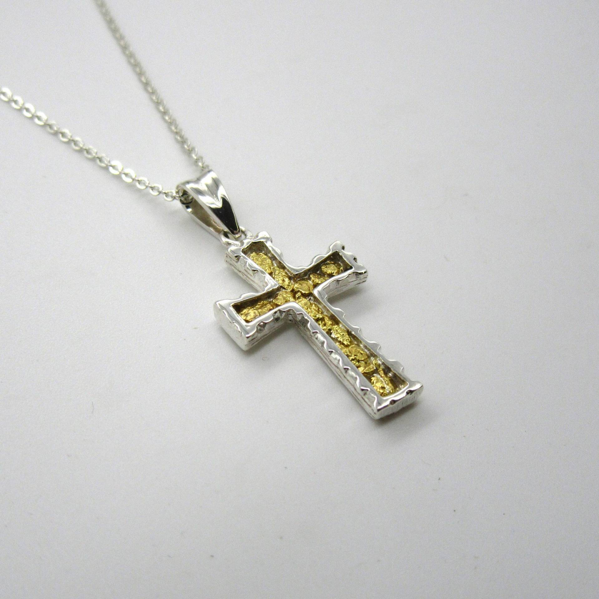 Kanal Inlay Kreuz - Nugget Gold Anhänger Silber von BonitaRoseJewelry