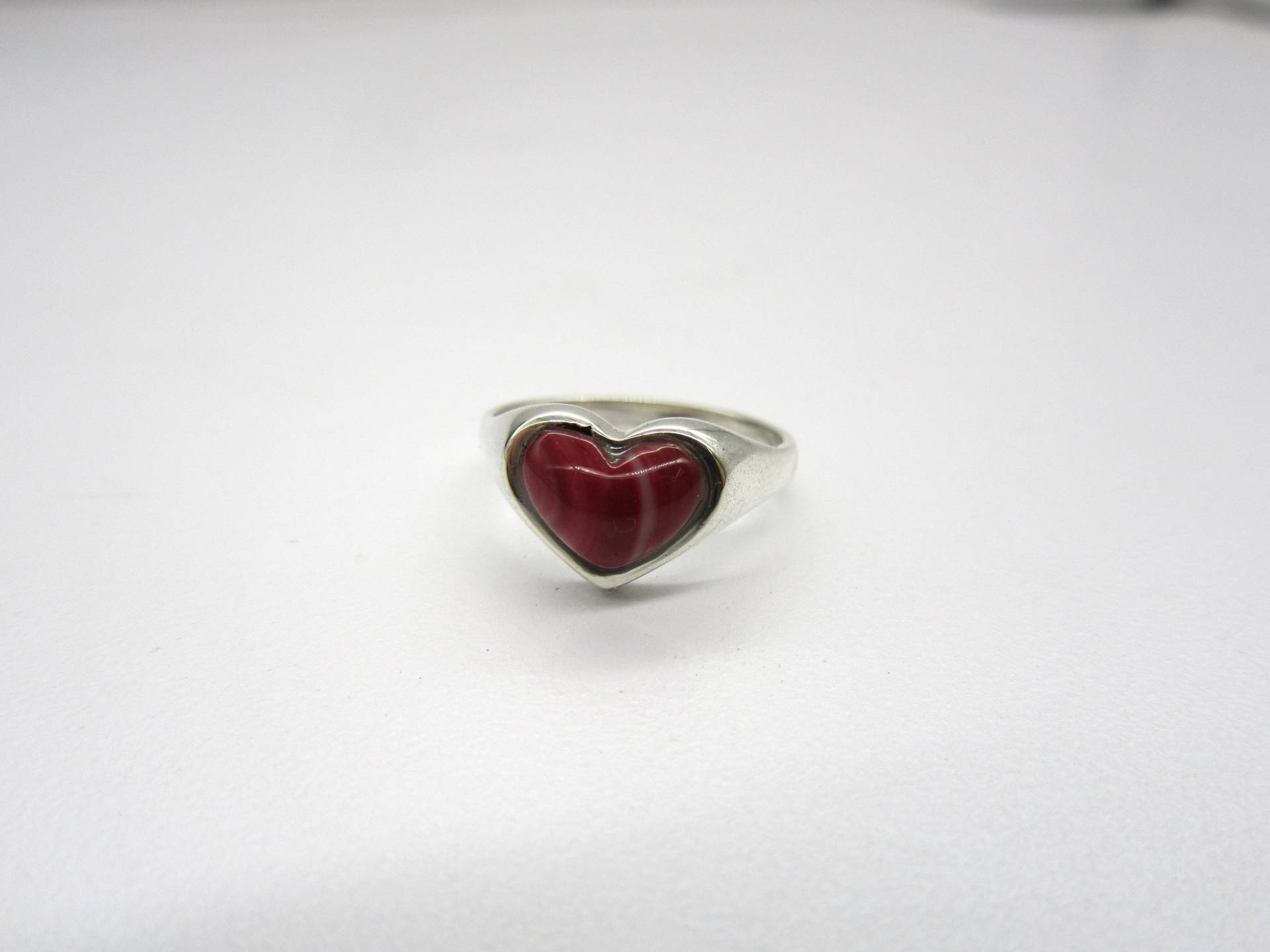 Koralle Herz Ring - Rote Cabochon von BonitaRoseJewelry