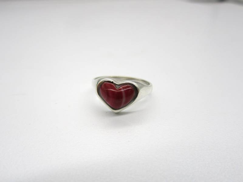 Koralle Herz Ring - Rote Cabochon von BonitaRoseJewelry