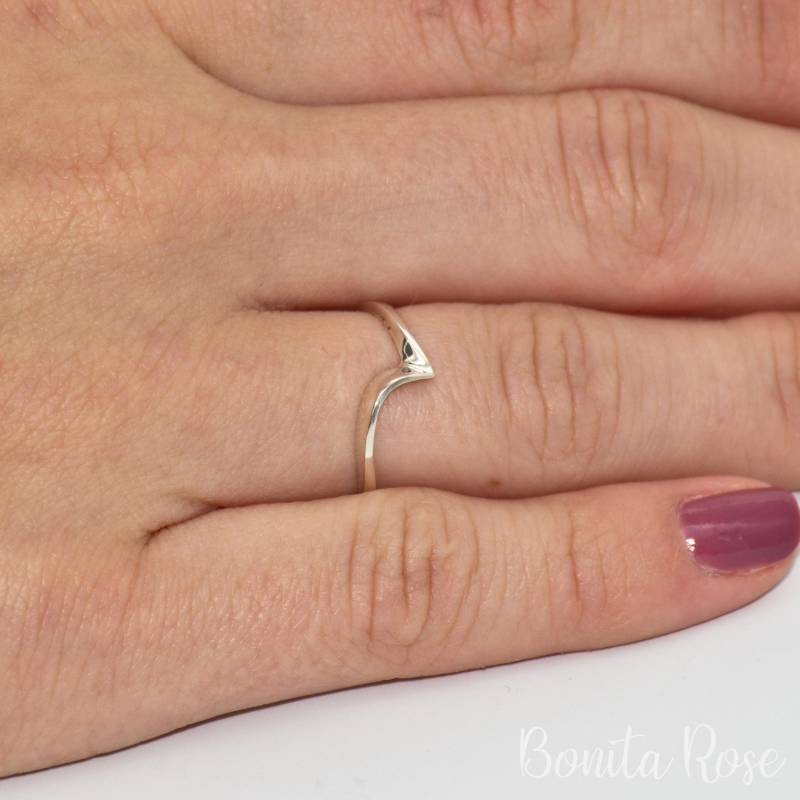 Minimale Und Moderne Kollektion, Tidal Wave Ring, Silver Surfing Surf Ring von BonitaRoseJewelry
