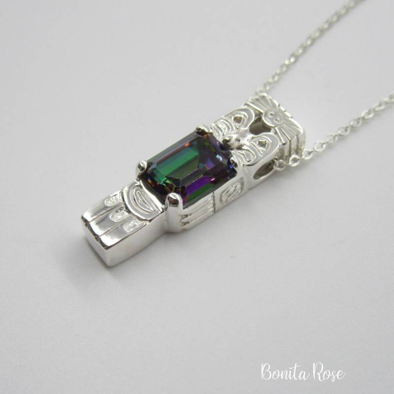Native Collection - Adler-Totem Mystic Topaz Silberner Topas Nw Adler Adleranhänger von BonitaRoseJewelry