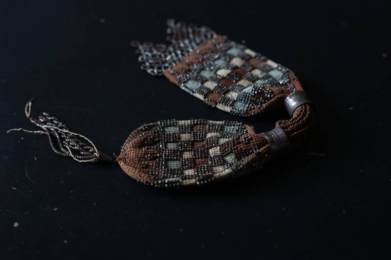 Alte Handtasche, 19. Jahrhundert, Mit Haken Und Stahlperlen, Vintage Alte Handtasche, 19. Jahrhundert, Mit Haken Und Stahlperlen, Vintage von Bonjourbillie