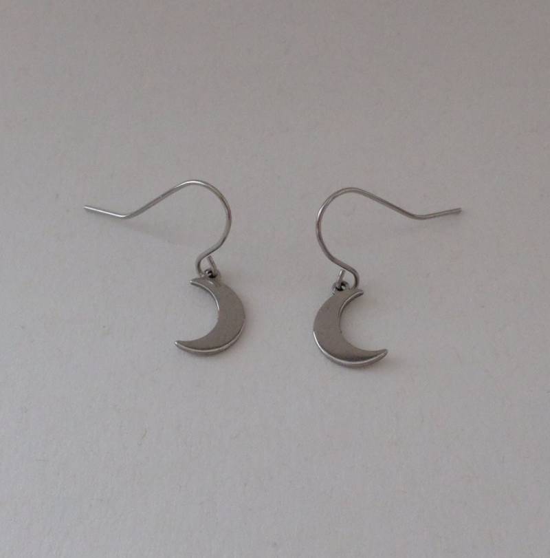 Edelstahl Ohrringe - Kleiner Mond von BonniesKreativwerk