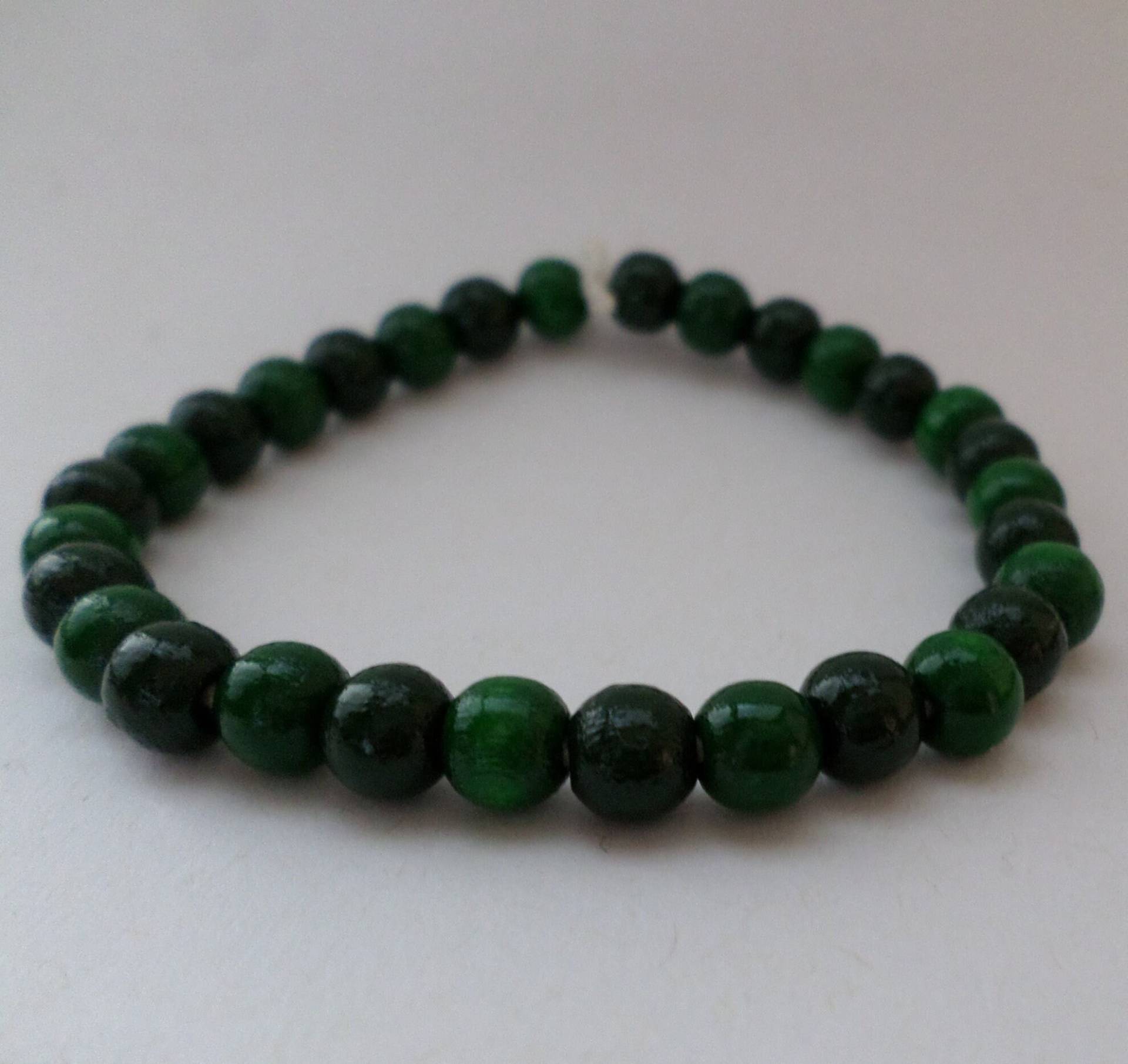 Holzperlen Armband - Dunkelgrün Mit Bio Gummiband von BonniesKreativwerk