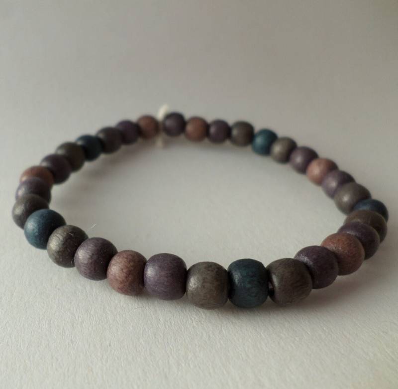 Holzperlen Armband Mit Bio Gummiband - Shabby Chic Farbmix Vintage Farben von BonniesKreativwerk