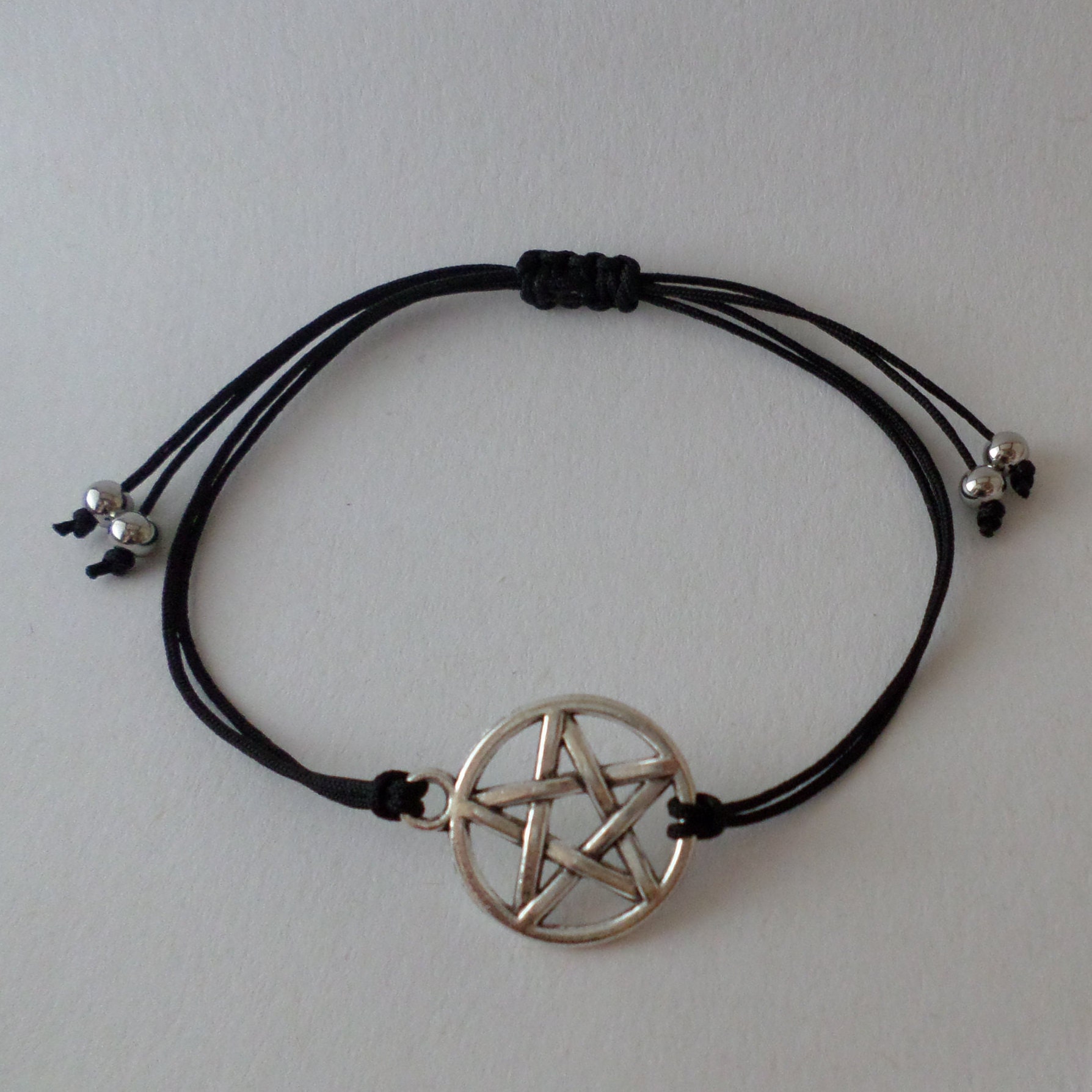 Pentagramm Armband - Antik Silber Verschiedene Farben von BonniesKreativwerk