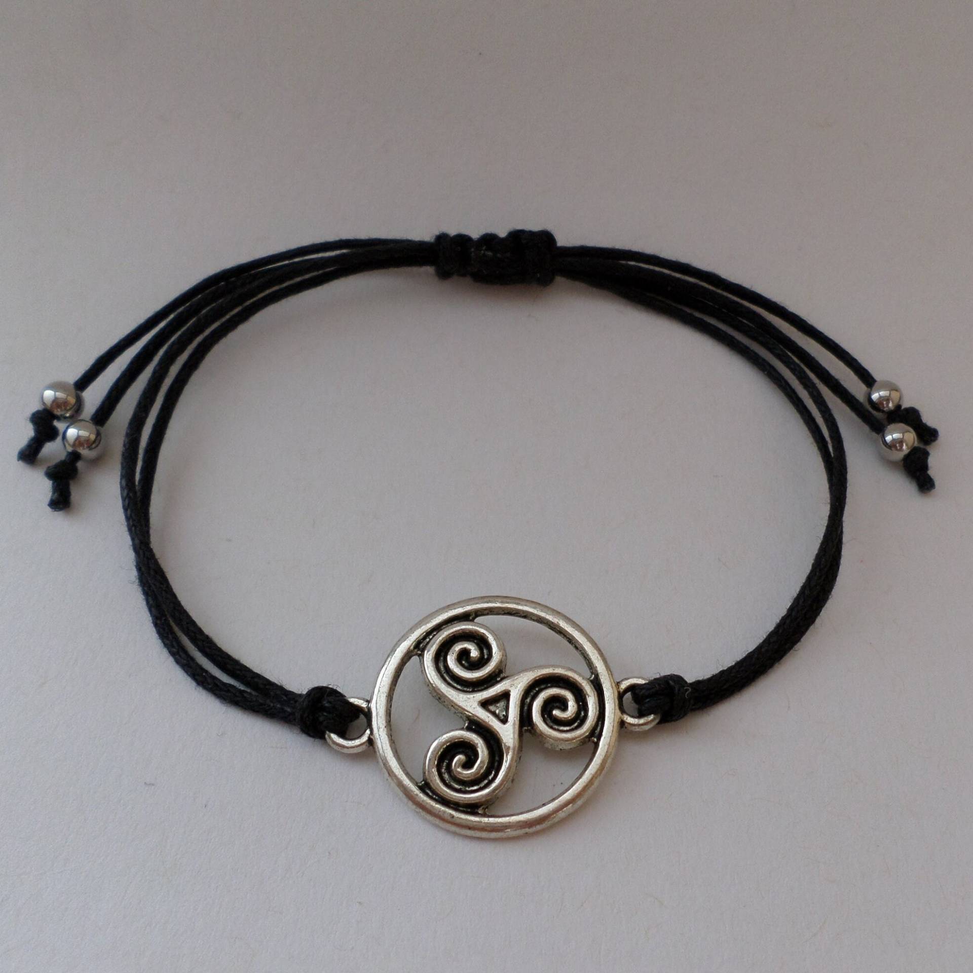 Triskele - Baumwollarmband Verschiedene Farben von BonniesKreativwerk