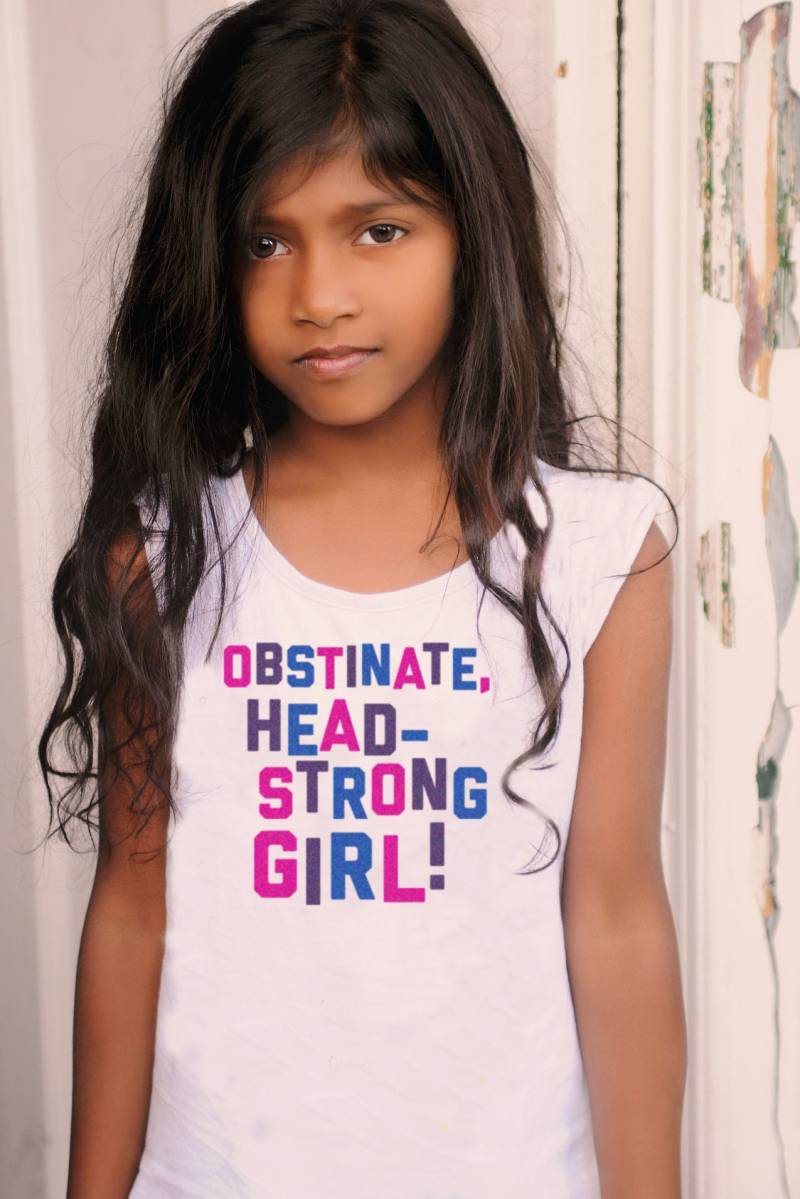 Eigensinniges Mädchen Kinder T-Shirt - Jane Austen Grafik Geschenk Für Buchliebhaber von BookFairSupplyCo