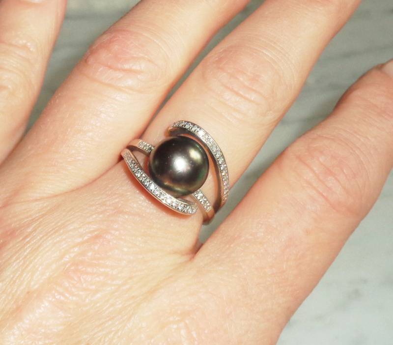 18Kt Weißgold Tahiti Perle Diamant 2-Band-Ring Von Imperial Womens Größe 8 Mit Bewertung von BooksShop