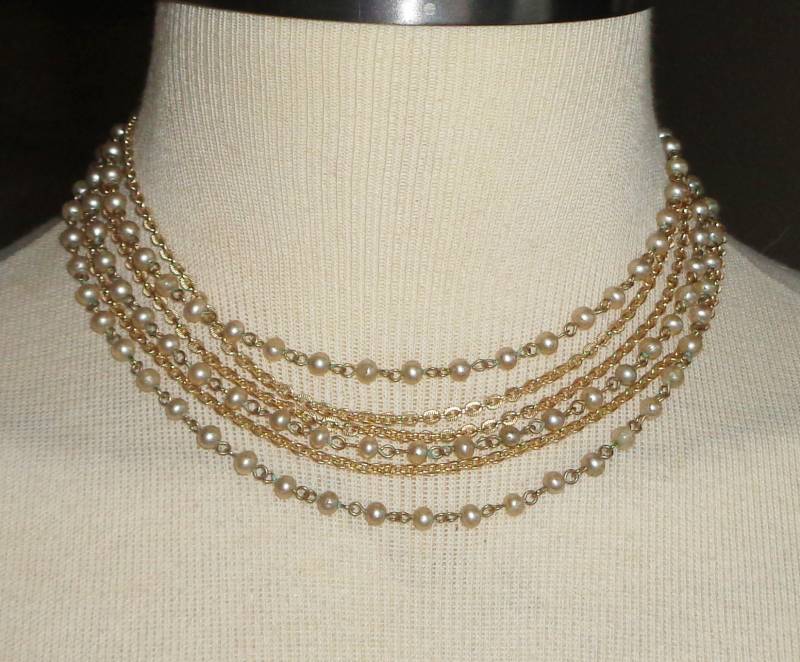 6 Strang Haken-Halskette Coro Signierte Perle & Kette von BooksShop