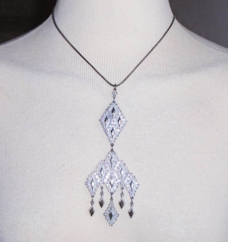 Anhänger Halskette Vintage Silber Ton Liquid Metal Diamant Muster von BooksShop