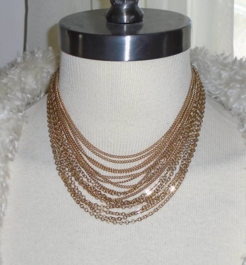 Kette Halskette 17 Strang Vintage Gold Tone - Unsigniert von BooksShop