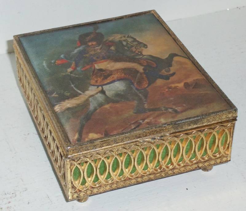 Spieluhr Trinket Box Sankyo Japan Vintage Gericault "Offizier Der Jäger Guaro" von BooksShop