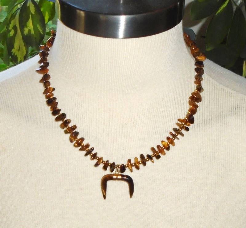 Tigerauge Stein Halskette 19 in Vintage-Gold-Ton von BooksShop