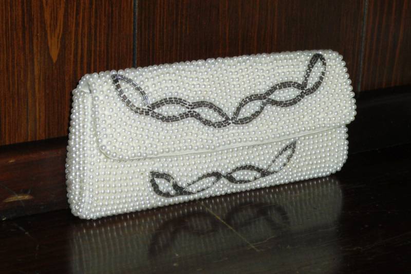 Vintage Faux Perle & Perlen Made in Japan Kupplung Geldbörse 8 1/4 X 4 Zoll von BooksShop