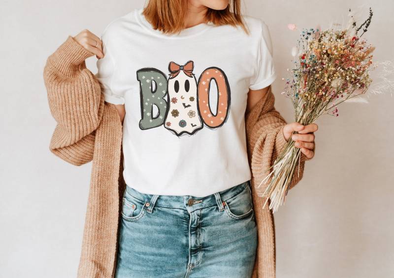 Geist Tshirt Boo Halloween - Retro Shirt Boho Kleidung Herbstlich Halloweenmotiv Cottagecore-style Herbst von BooksandBotany
