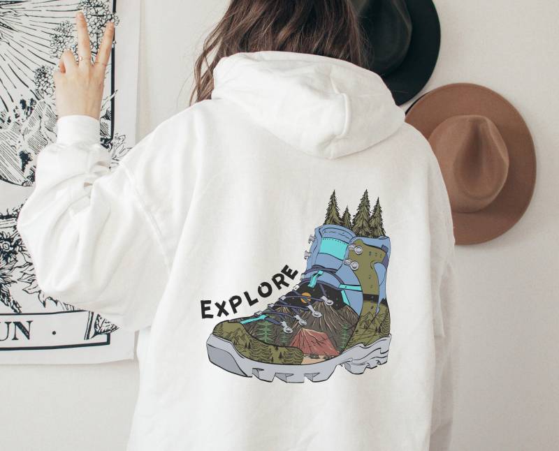Hoodie Camping Wanderschuh - Geschenk Outdoor Sweater Frau Reise Wandern Hiking Gift von wodieLIEBElebt