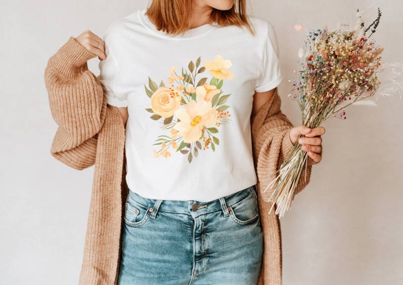 Summer Flower Shirt - Spring Cottagecore Nature Botanical Fairycore Clothing Mystical Moon Clothes von BooksandBotany