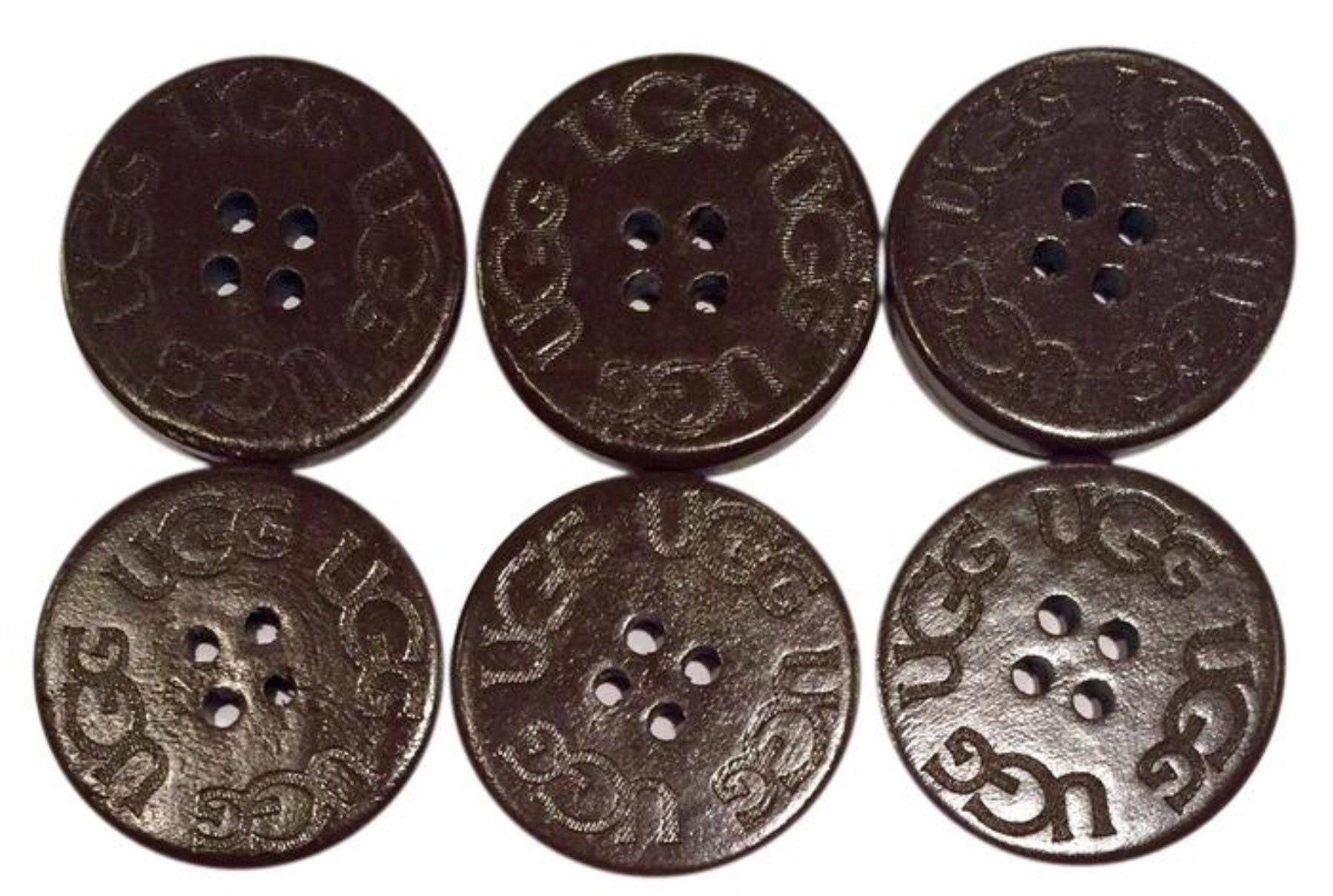 Sechs Ugg Ersatzbuttons Schoko Dunkelbraun Cabochon 3 cm. Erwachsene Holzstiefel Ugh Uggs Spare Extra Sechs Ugg Ersatzbuttons Schoko Dunkelbraun Cabochon 3 cm. Erwachsene Holzstiefel Ugh Uggs Spare Extra von BoomersBargains