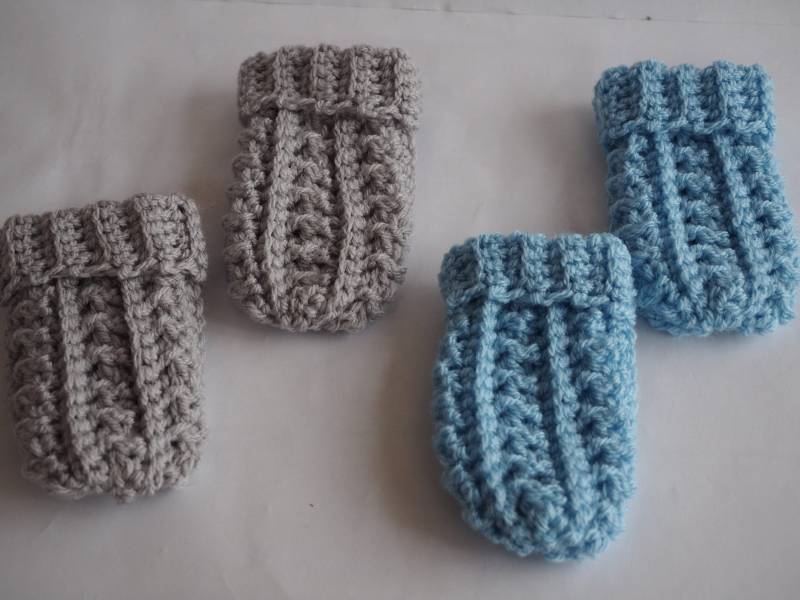 Handgehäkelte Baby Fäustlinge, Weiche Unisex Handschuhe, 6-24 Monate von Bootilicious