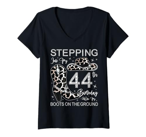 Damen Ich trete in Meinen 44. Geburtstag mit Meinen Stiefeln auf dem Boden T-Shirt mit V-Ausschnitt Damen Ich trete in Meinen 44. Geburtstag mit Meinen Stiefeln auf dem Boden T-Shirt mit V-Ausschnitt von Boots On The Ground Birthday Leopard Boots Style