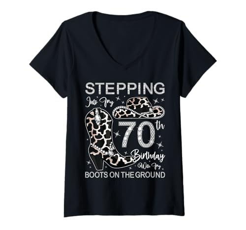 Damen Ich trete in Meinen 70. Geburtstag mit Meinen Stiefeln auf dem Boden T-Shirt mit V-Ausschnitt Damen Ich trete in Meinen 70. Geburtstag mit Meinen Stiefeln auf dem Boden T-Shirt mit V-Ausschnitt von Boots On The Ground Birthday Leopard Boots Style