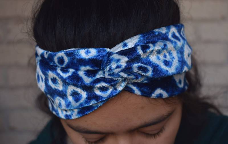 Dreh Knoten Turban Stirnband Krawatte Stoff Blau Gefärbt Diamanten Dreh Knoten Turban Stirnband Krawatte Stoff Blau Gefärbt Diamanten von BooyahGroupDesigns