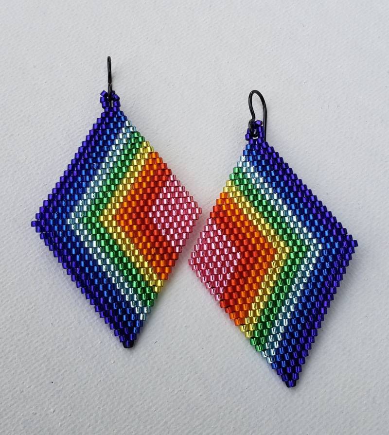 Diamond-Chevron Rainbow Pride Earrings Diamond-Chevron Rainbow Pride Earrings von BorealBijoux