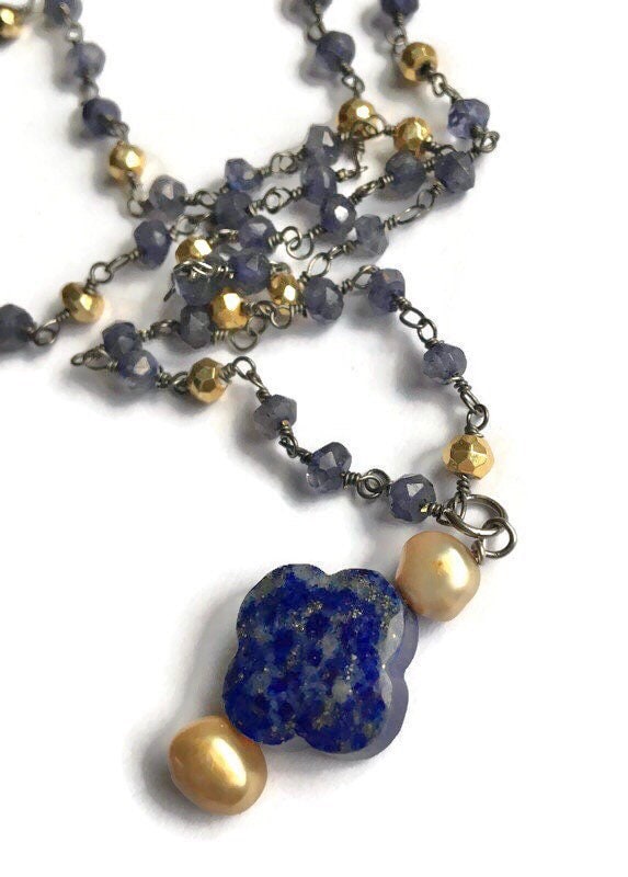 Anhänger Aus Lapislazuli Und Perlen von BorealisJewellery