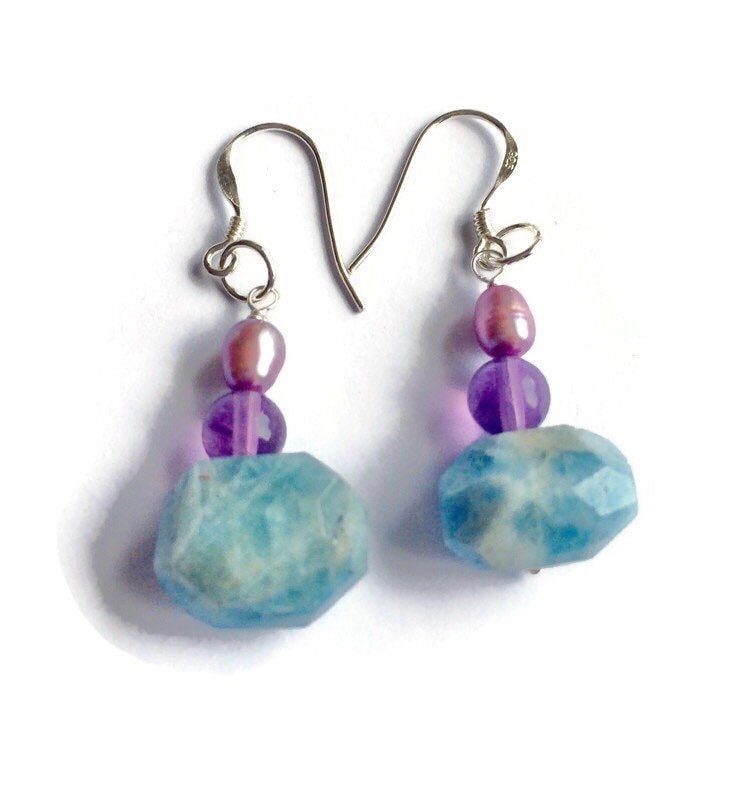 Aquamarin Ohrhänger Facettierter Nugget, Fluorit & Perle, 925 Silber von BorealisJewellery