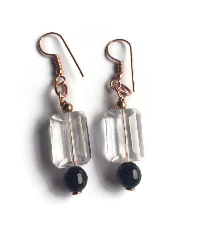 Facettierte Bergkristall Und Onyx Ohrringe von BorealisJewellery