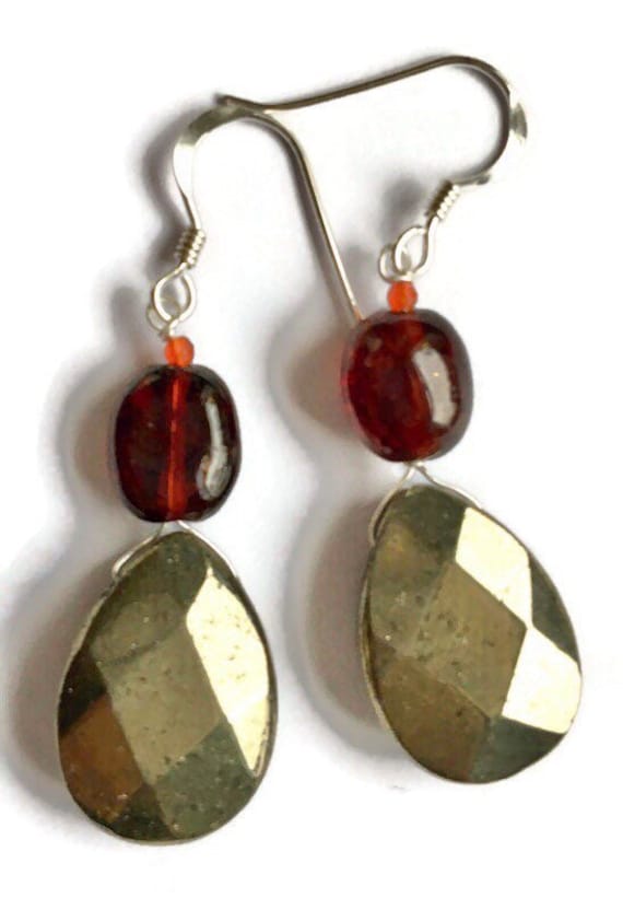 Granat Und Pyrit Ohrringe von BorealisJewellery