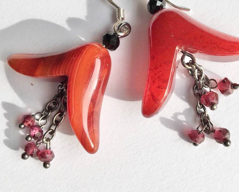 Karneol Und Granat Lilie Ohrringe von BorealisJewellery