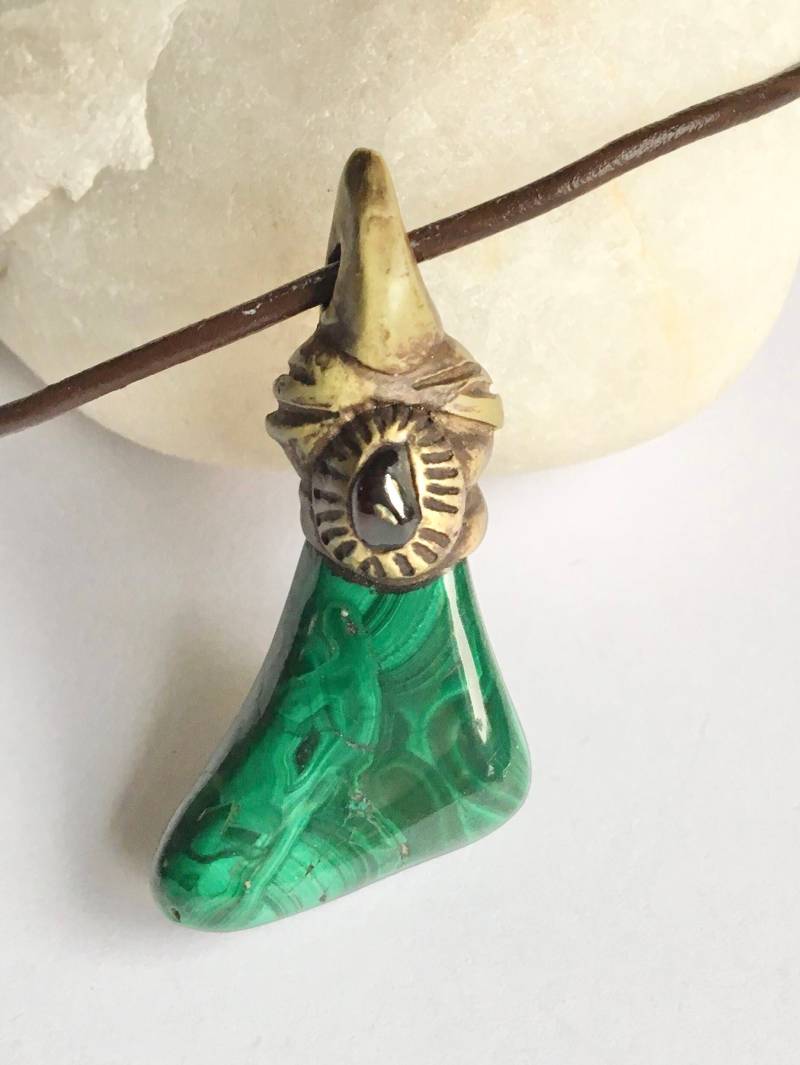 Malachit Gothic Anhänger von BorealisJewellery